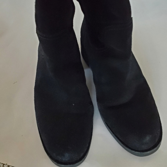 TORY BURCH Sz 9 WAYLAND Black Suede Sheep Fur Tall Boots Gold Logo 1.5" Heel EUC - Picture 7 of 16